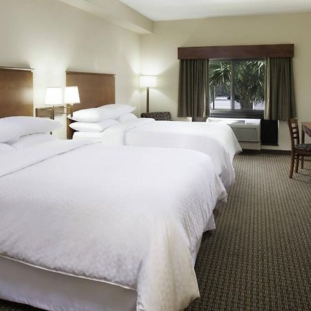 Four Points By Sheraton Fort Myers Airport Екстериор снимка