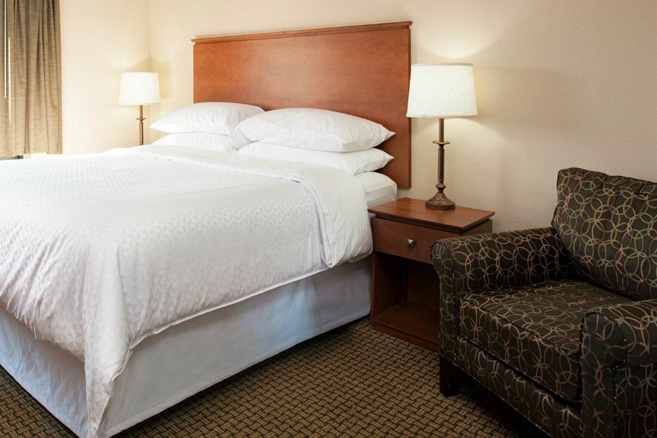 Four Points By Sheraton Fort Myers Airport Екстериор снимка