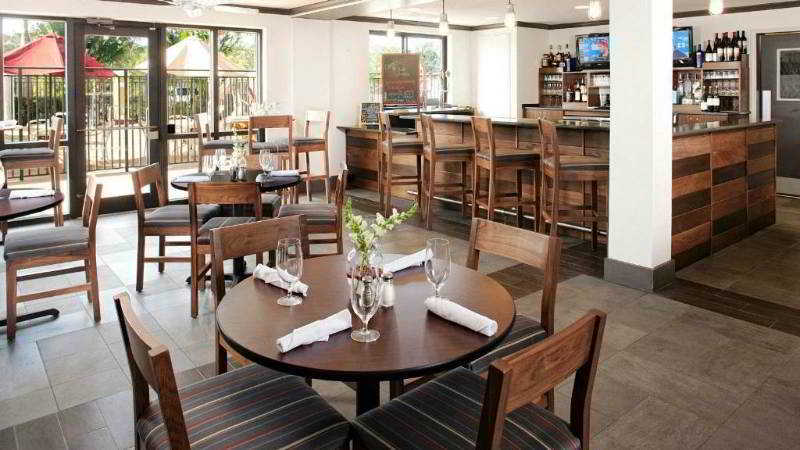 Four Points By Sheraton Fort Myers Airport Екстериор снимка